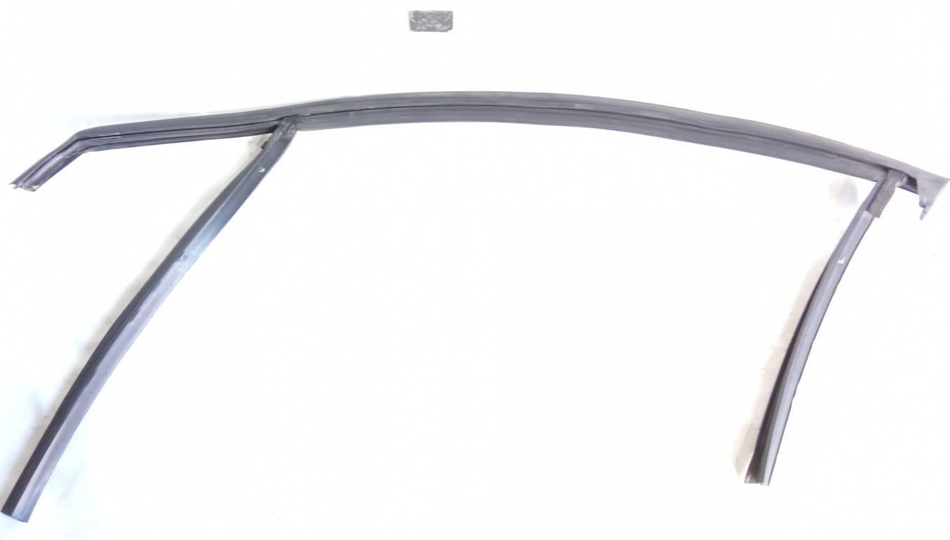 Fusion Уплотнитель стекла (направляющая) двери передней правой Ford Fusion 2013-2016 DS7Z5421596B Ford Fusion 5