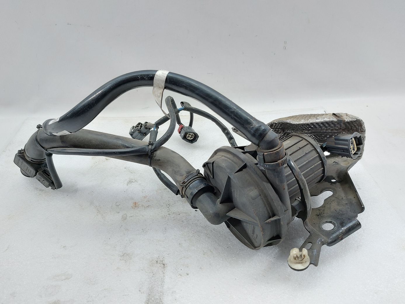 Avenger Насос повітряний (вторинний) Dodge Avenger 2008-2014 4891832AB Dodge Avenger 2