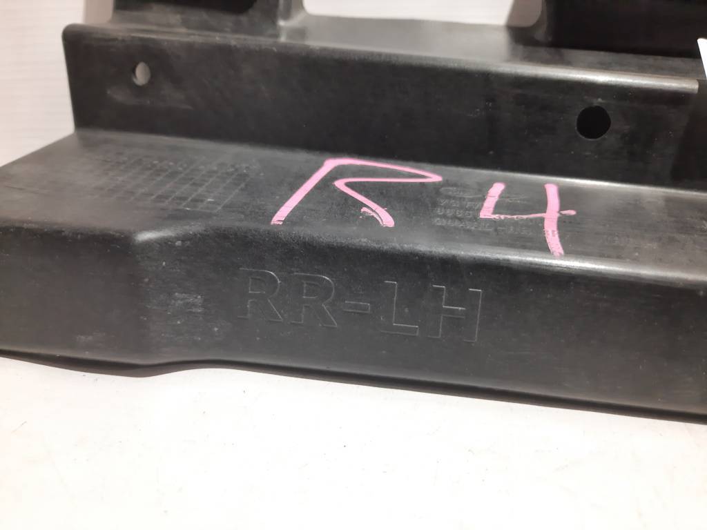 Cadenza Кріплення заднього бампера нижнє ліве Kia CADENZA 2014-2016 86651-3R500 Kia CADENZA 2