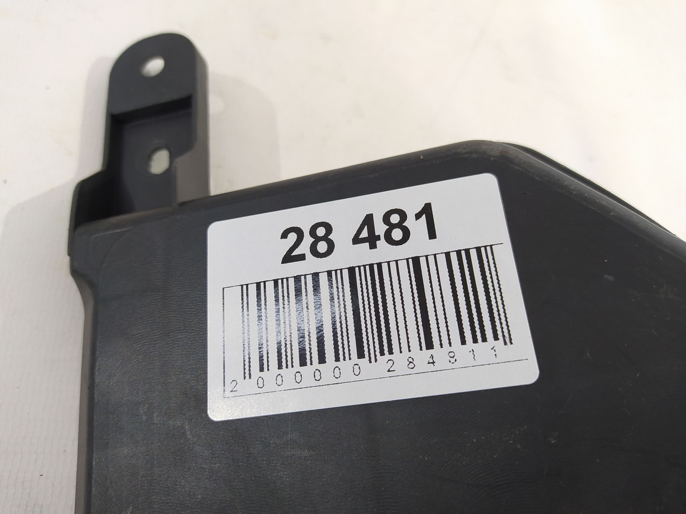 200 Кронштейн бардачка правий Chrysler 200 2015-2017 68158529AB Chrysler 200 4