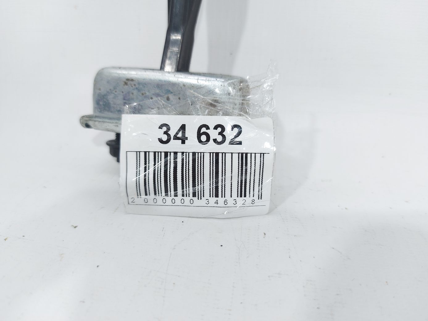 Malibu Ограничитель двери задней левой Chevrolet Malibu 2016-2021 84181192 Chevrolet Malibu 3