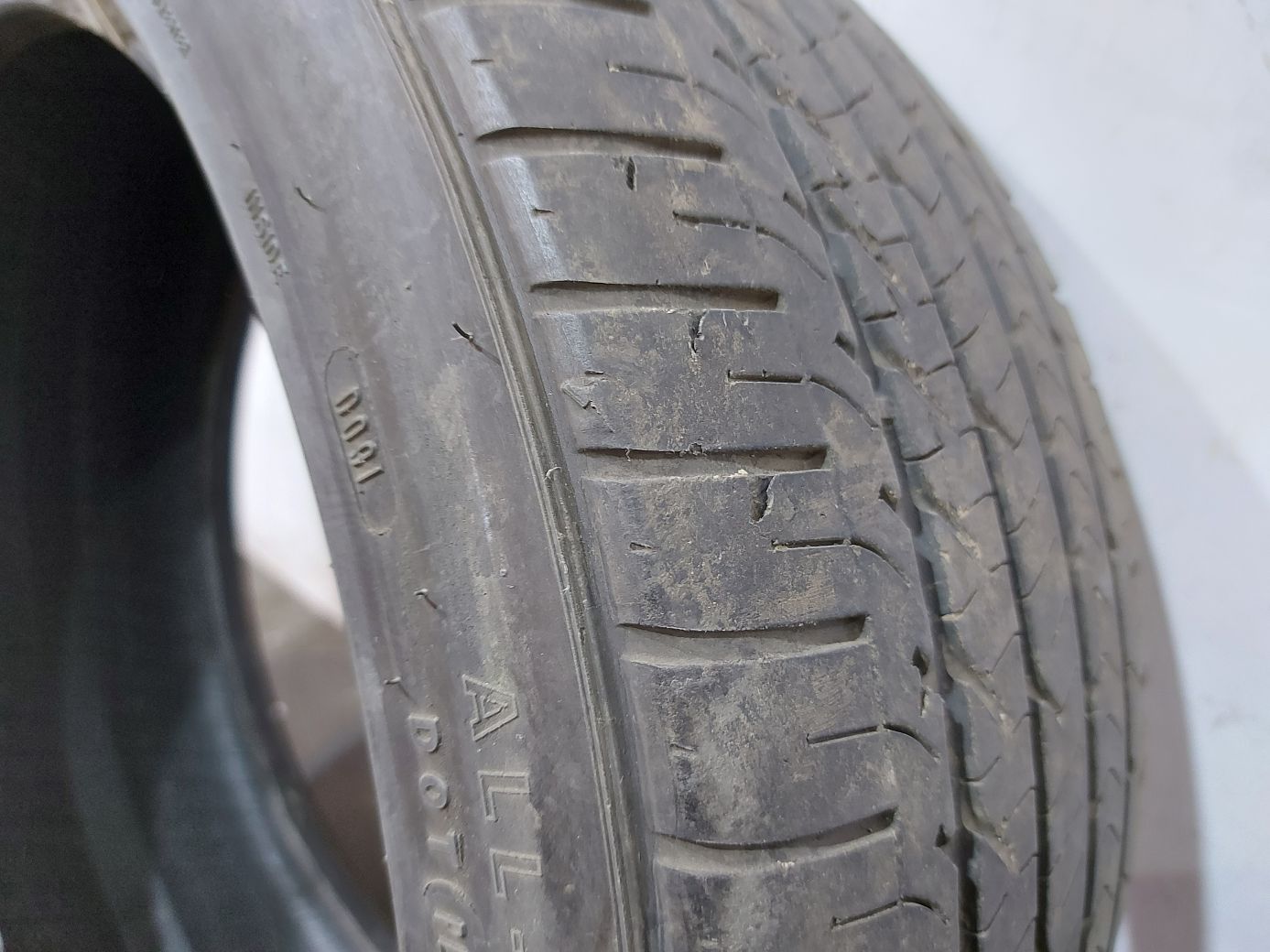 Всесезонные шины Резина GoodYear Eagle Sport 225/45R17 8