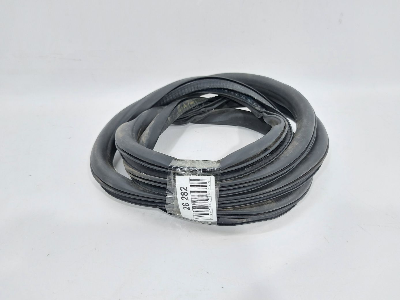 Volt Ущільнювальна гумка дверей задньої лівої/правої Chevrolet Volt 2011-2015 20993868 Chevrolet Volt 5 Volt Ущільнювальна гумка дверей задньої лівої/правої Chevrolet Volt 2011-2015 20993868 Chevrolet Volt 5