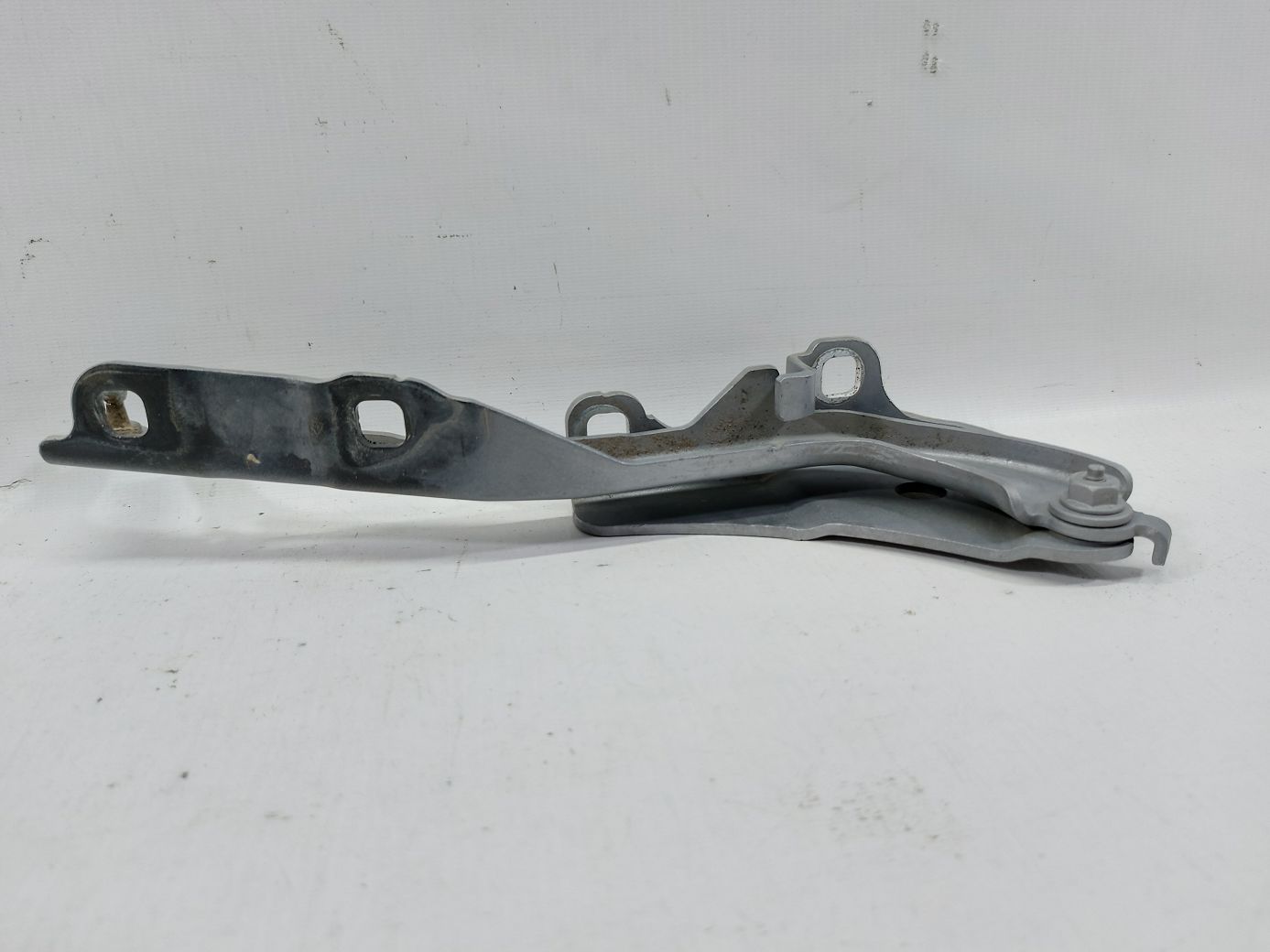 200 limited. Петля капота ліва Chrysler 200 Limited 2015-2017 68143719AA Chrysler 200 Limited