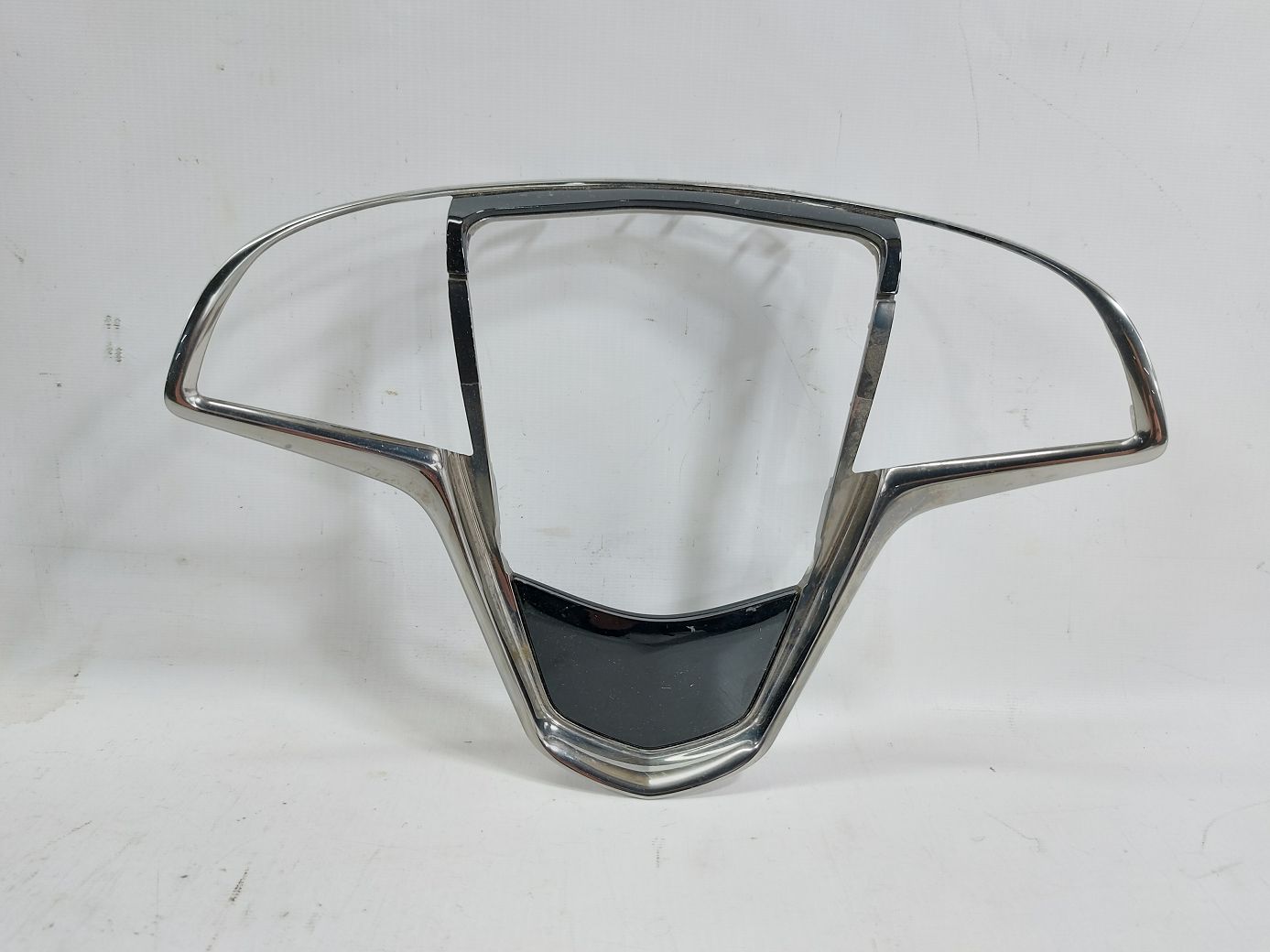 Товары с дефектами. Накладка руля Cadillac ATS(дефект) 2013-2016 23417448 Cadillac ATS