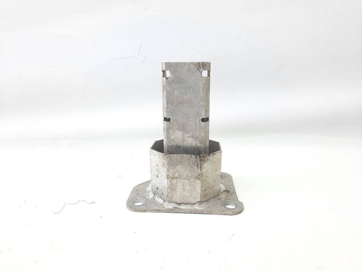 Dart Кронштейн переднього підсилювача лівий Dodge Dart 2014-2016 68187811AB Dodge Dart 5