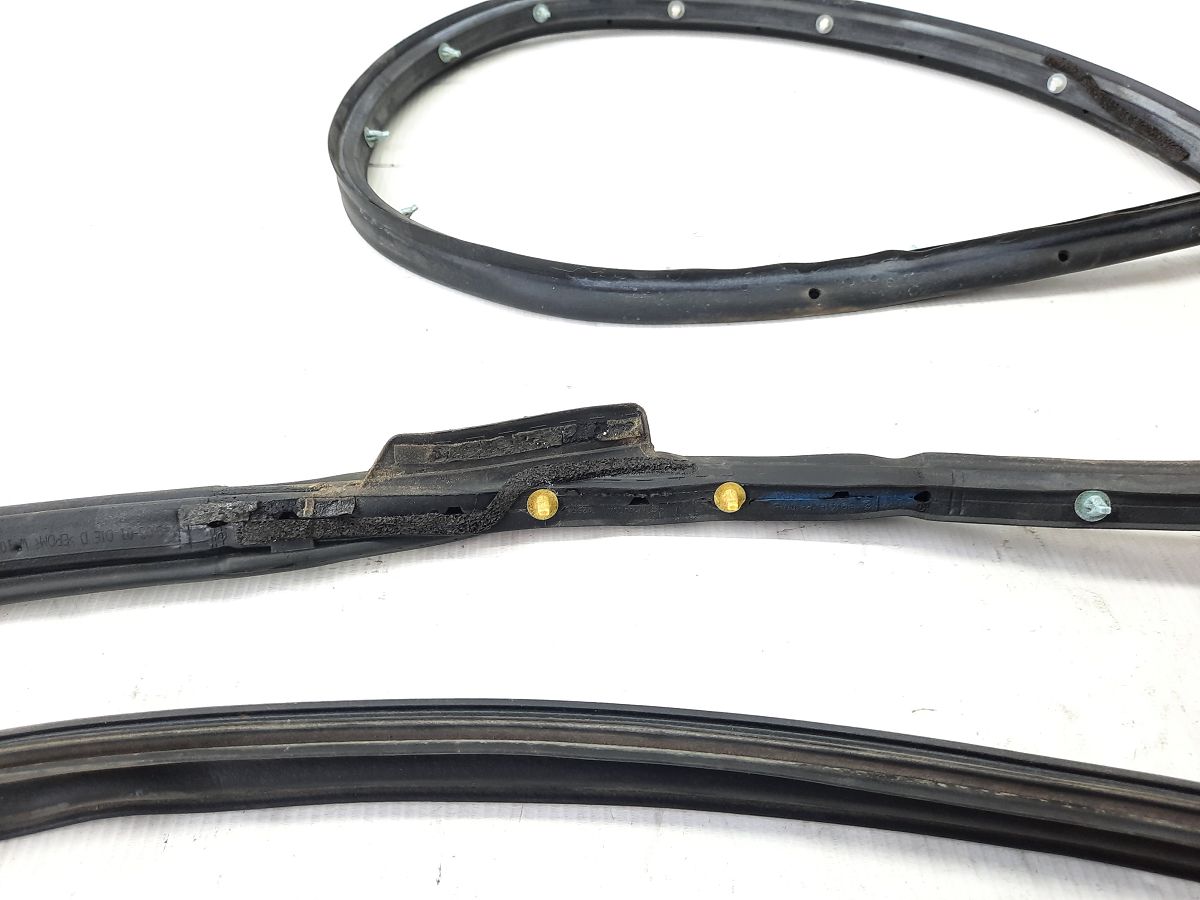 Sentra Ущільнювальна гумка дверей задньої лівої Nissan Sentra 2013-2019 828314AF2A Nissan Sentra 11