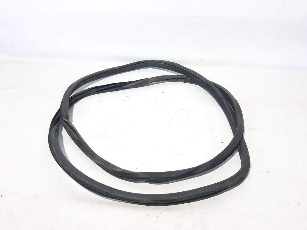 Sentra. Ущільнювальна гумка дверей передньої правої Nissan Sentra 2013-2019 808304AF2A Nissan Sentra