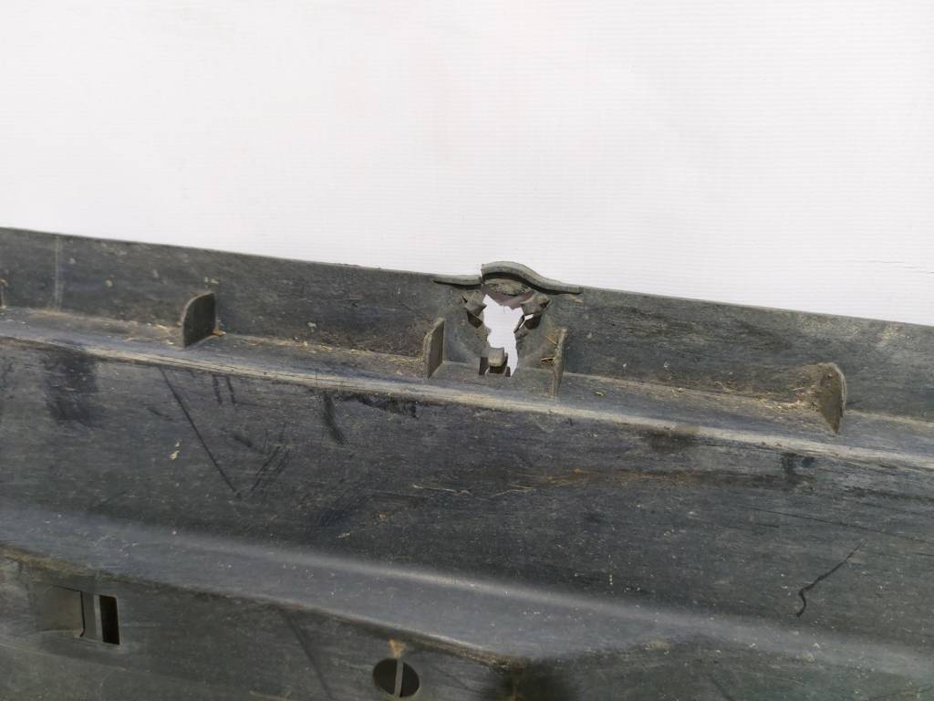 Insight Захист днища центральний правий Honda Insight 2010-2011 74641TM8A01 Honda Insight 17