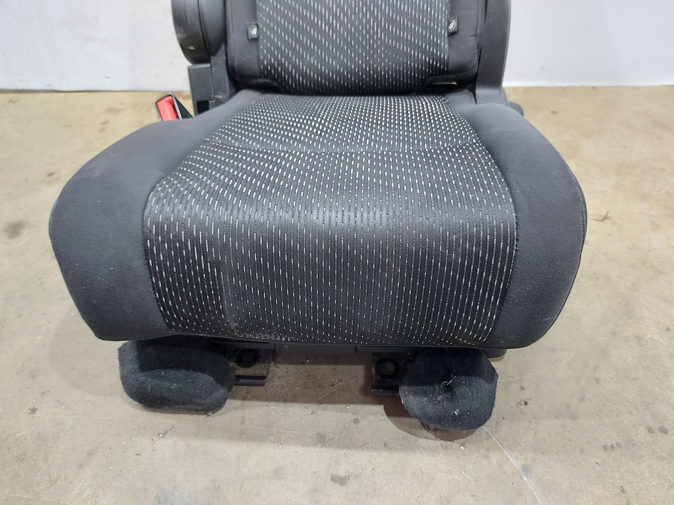 Journey Сидушка заднего ряда сидений левая Dodge Journey 2011-2020 68100253AA Dodge Journey 2 Journey Сидушка заднего ряда сидений левая Dodge Journey 2011-2020 68100253AA Dodge Journey 2