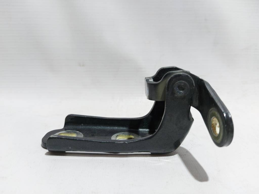 Ats. Петля двері задньої лівої нижня Cadillac ATS 2013-2018 13501715 Cadillac ATS Ats. Петля двері задньої лівої нижня Cadillac ATS 2013-2018 13501715 Cadillac ATS