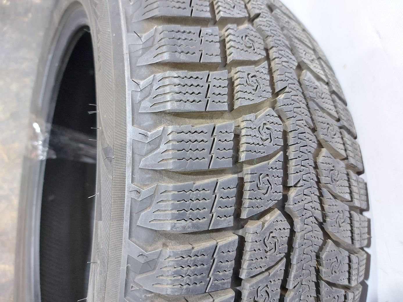  Гума Toyo 235/55R20 4