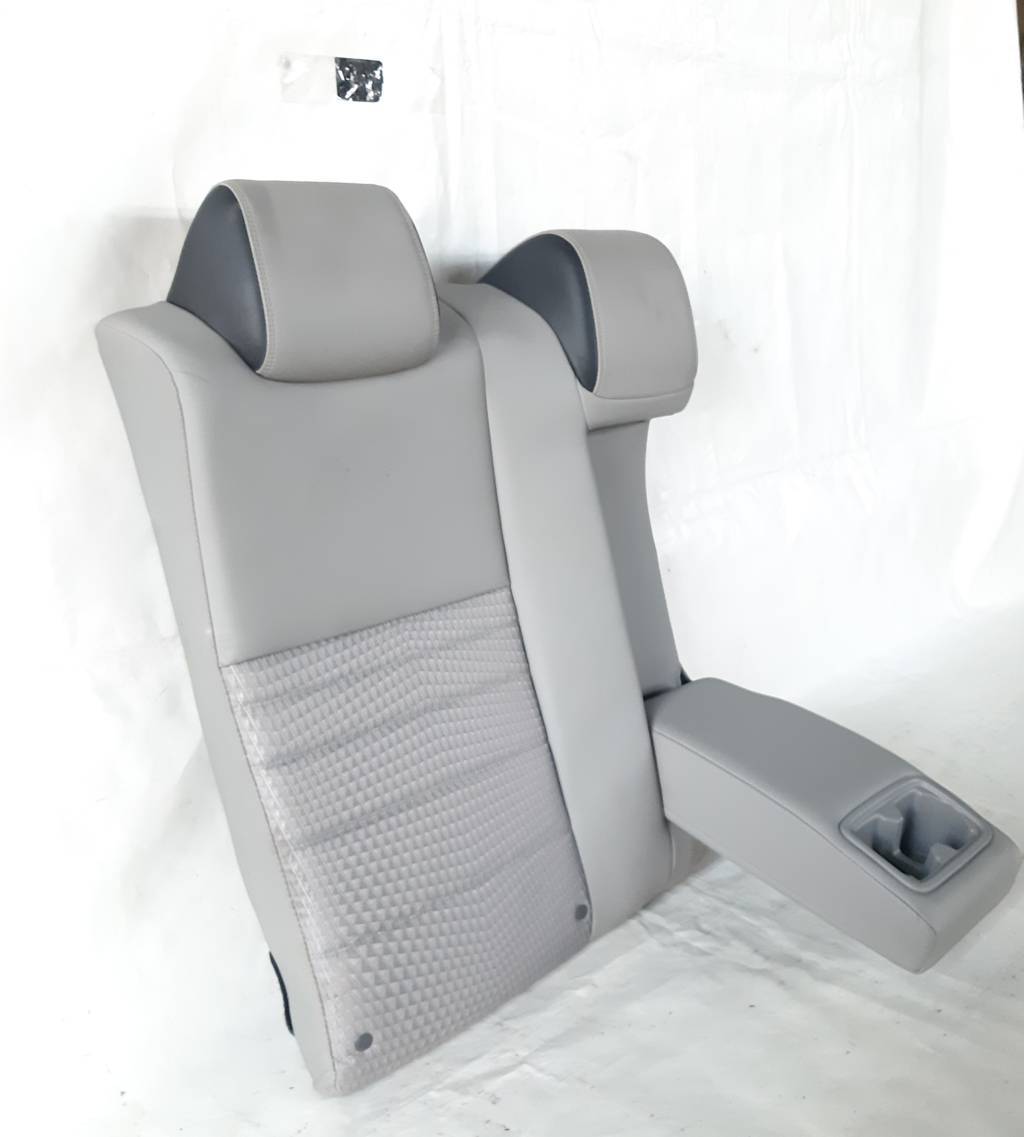 Camry Спинка сидения заднего правая Toyota Camry 2017 7107706E61C3 Toyota Camry 4