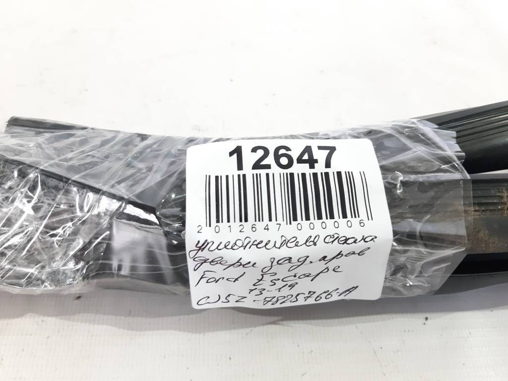 Escape Ущільнювач скла дверей задньої правої Ford Escape 2013-2019 CJ5Z7825766A Ford Escape 10