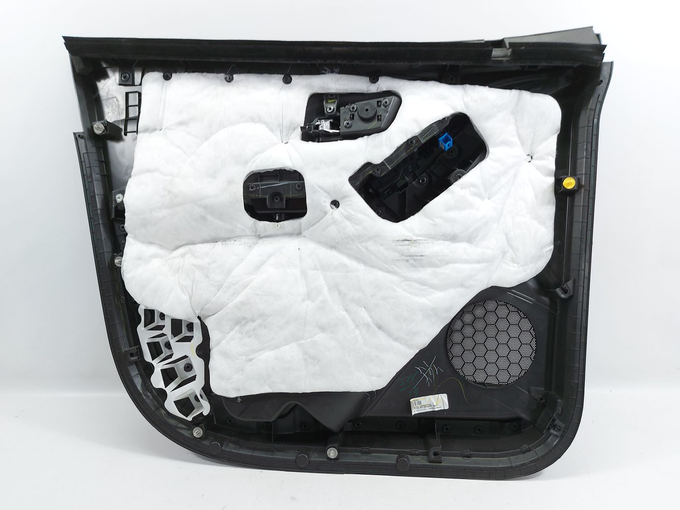 Trax Карта двери передней правой (черная) Chevrolet Trax 2017-2021 42727011 Chevrolet Trax 4