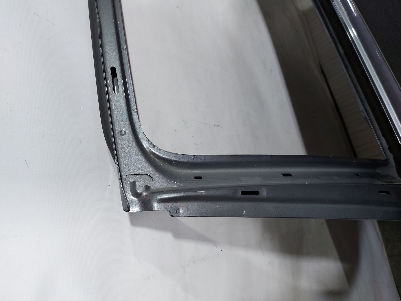 Двери Дверь задняя левая (темно-серая) Volkswagen 12D833055 Volkswagen ID.6 6 Двери Дверь задняя левая (темно-серая) Volkswagen 12D833055 Volkswagen ID.6 6