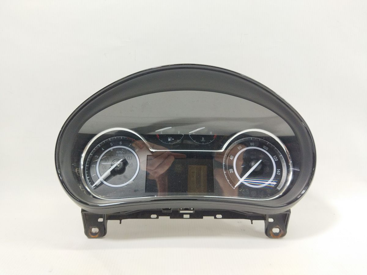 Regal. Панель приладів Buick Regal 2014-2017 23242197 Buick Regal