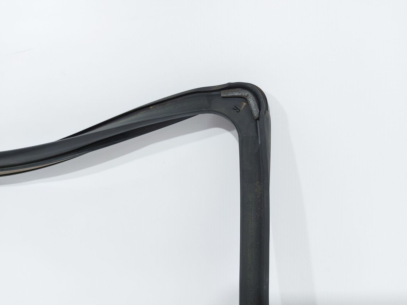 Journey Направляющая резинка стекла двери передней правой Dodge Journey 2009-2020 5076870AF Dodge Journey 6