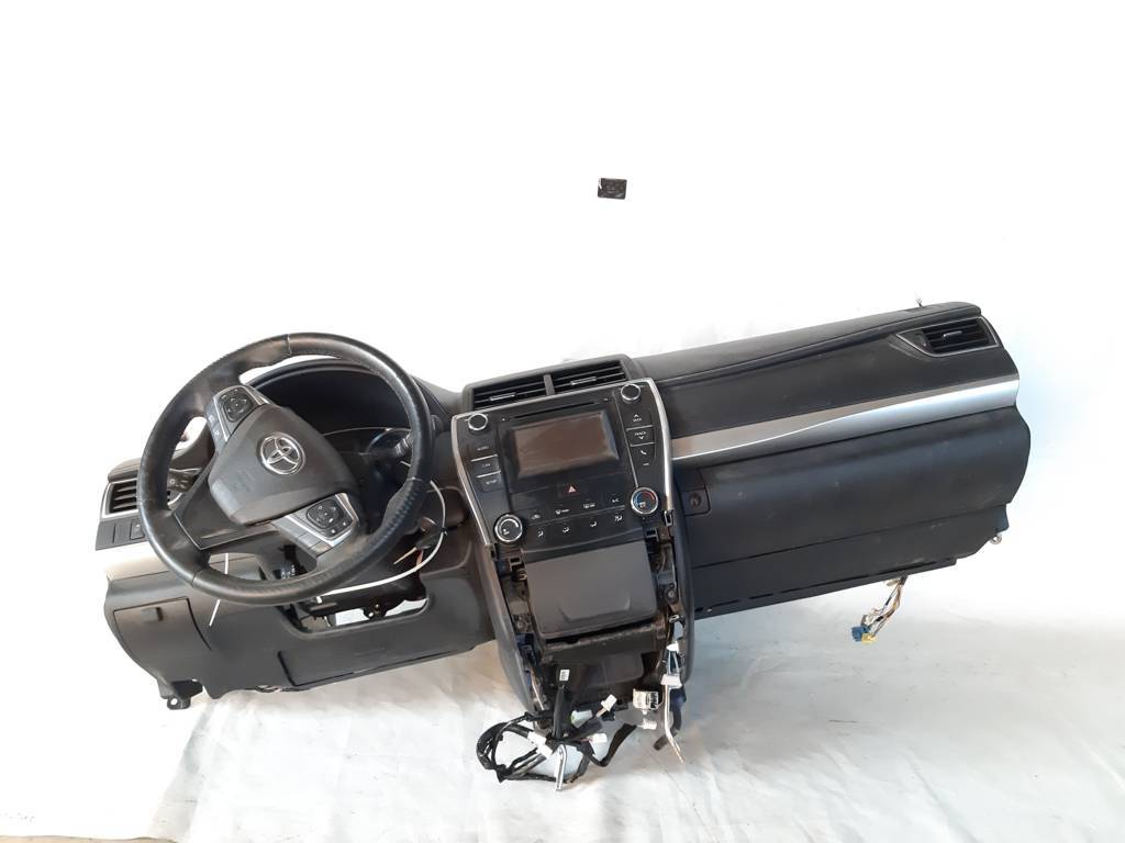 Camry. Торпеда гола Toyota Camry 2015-2017 5530106210C0 Toyota Camry