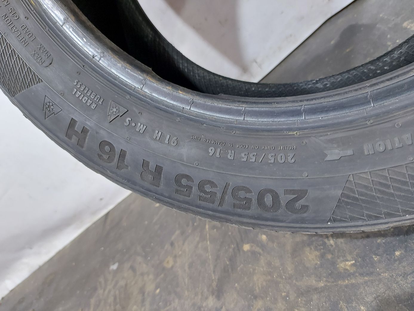 Всесезонные шины Гума Continental Conti Winter Contact 205/55R16 13