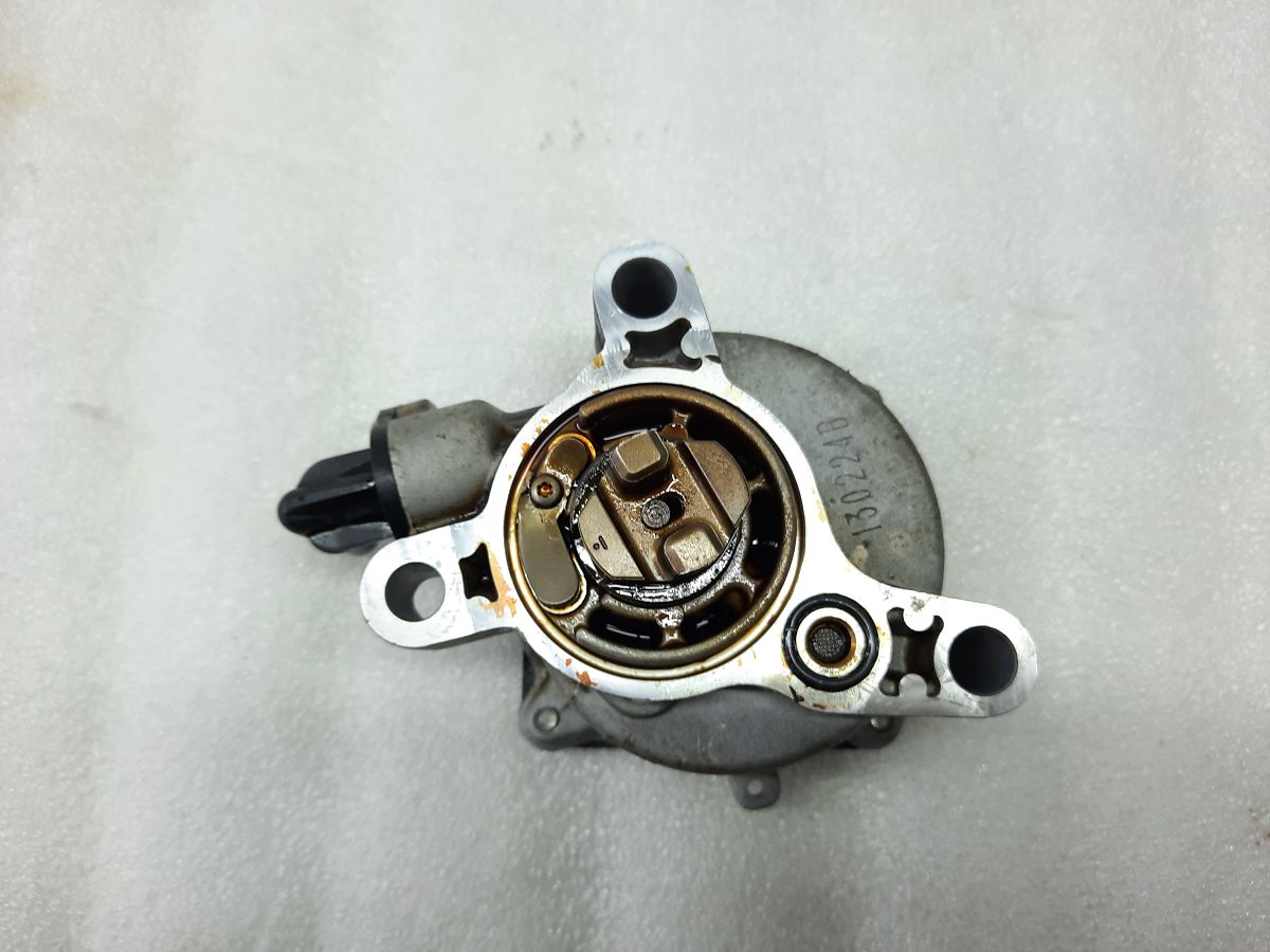 Dart Вакуумный насос Dodge Dart 2013-2019 05047380AD Dodge Dart 2