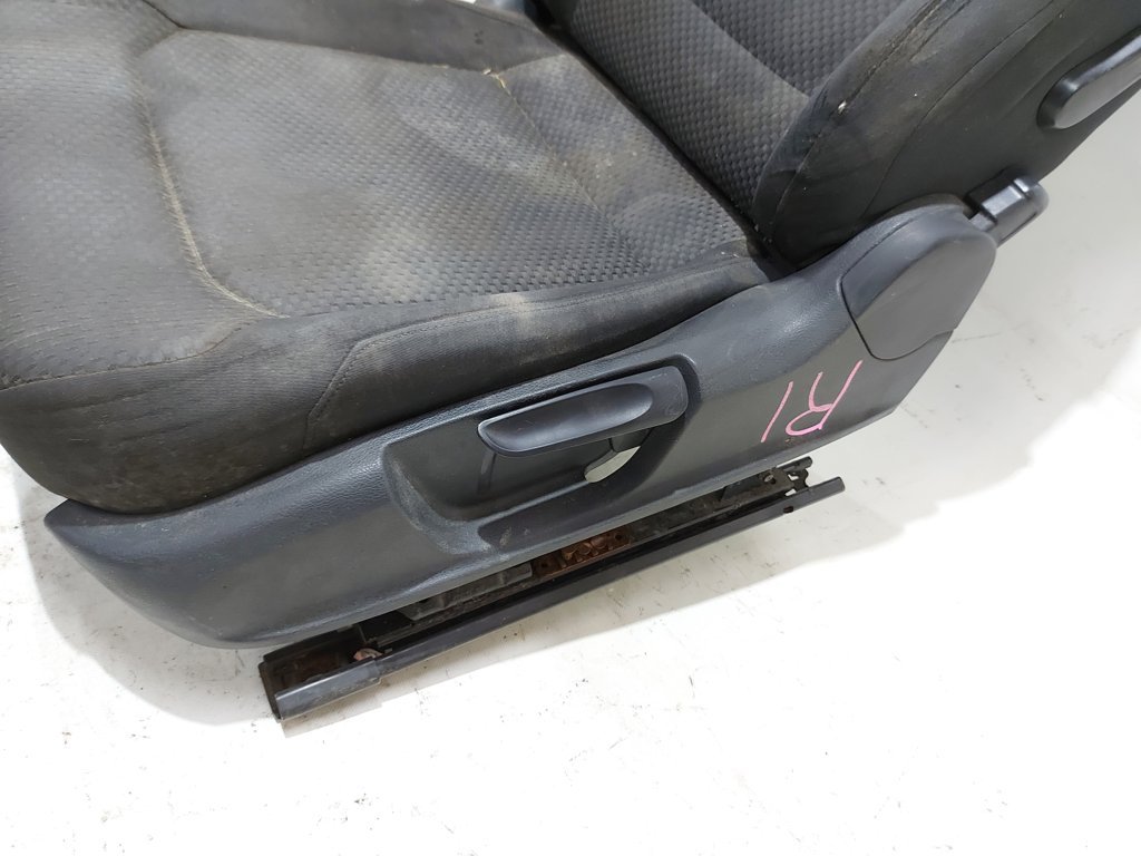 Passat s Сидіння водія Volkswagen Passat S 2011-2018 5C6881105G Volkswagen Passat S 6