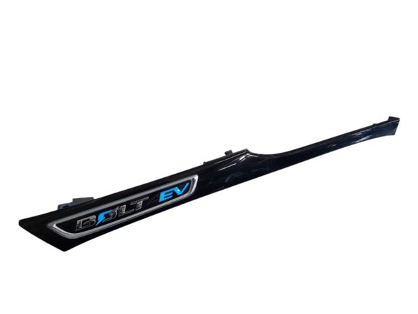 Bolt. Молдинг (емблема) крила лівий (дефект) Chevrolet Bolt EV 2017-2021 42559426 Chevrolet Bolt EV