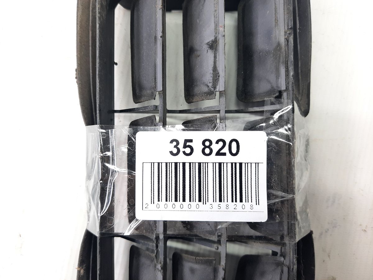 Dart Вентиляционная решётка кузова левая/правая Dodge Dart 2015 5058636AD Dodge Dart 6