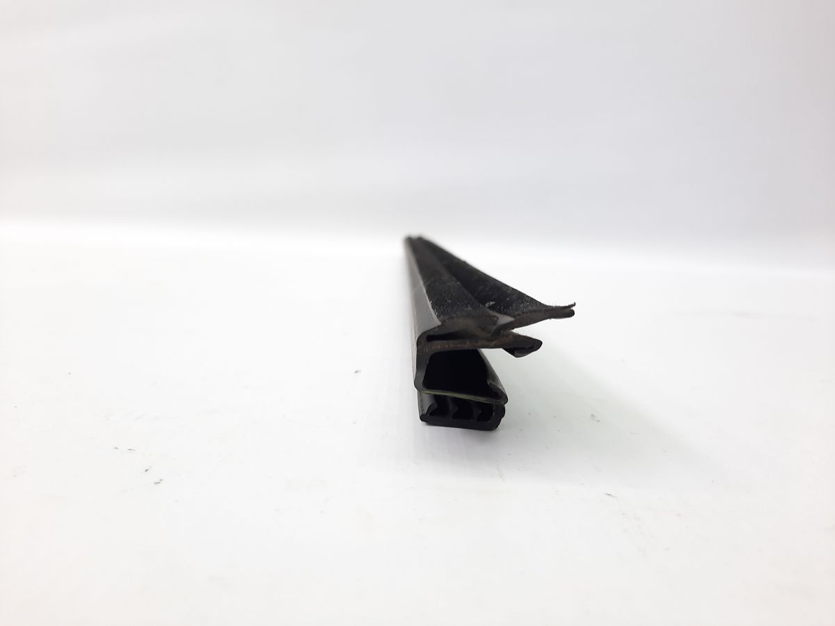 Journey Уплотнитель стекла внутренний двери задней левой Dodge Journey 2009-2020 5076877AC Dodge Journey 10