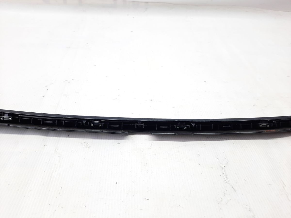 Passat s Накладка торпед під лобове скло Volkswagen Passat S 2012-2019 561857192B81U Volkswagen Passat S 5