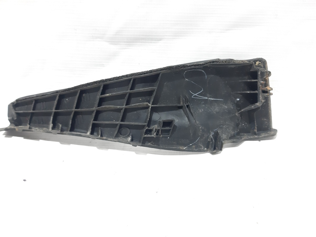 Altima Накладка лобового скло кутова правая Nissan Altima 2013-2015 668943TA0A Nissan Altima 2