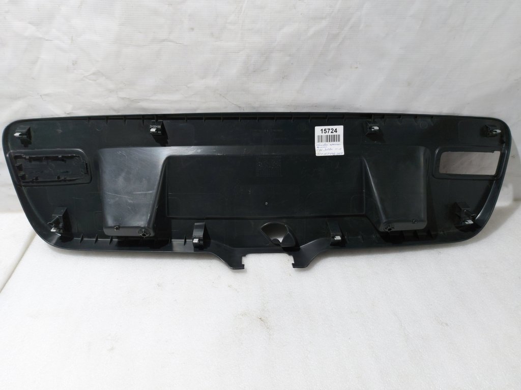 Jetta Обшивка кришки багажника Volkswagen Jetta 2011-2018 5C68676059B9 Volkswagen Jetta 2