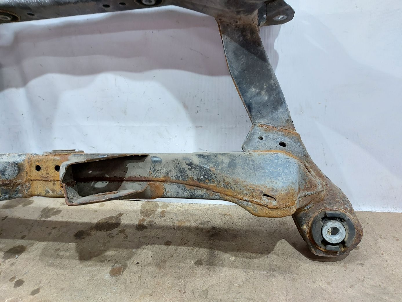 200 limited Підрамник задньої підвіски Chrysler 200 Limited 2015-2017 68165808AD Chrysler 200 Limited 23