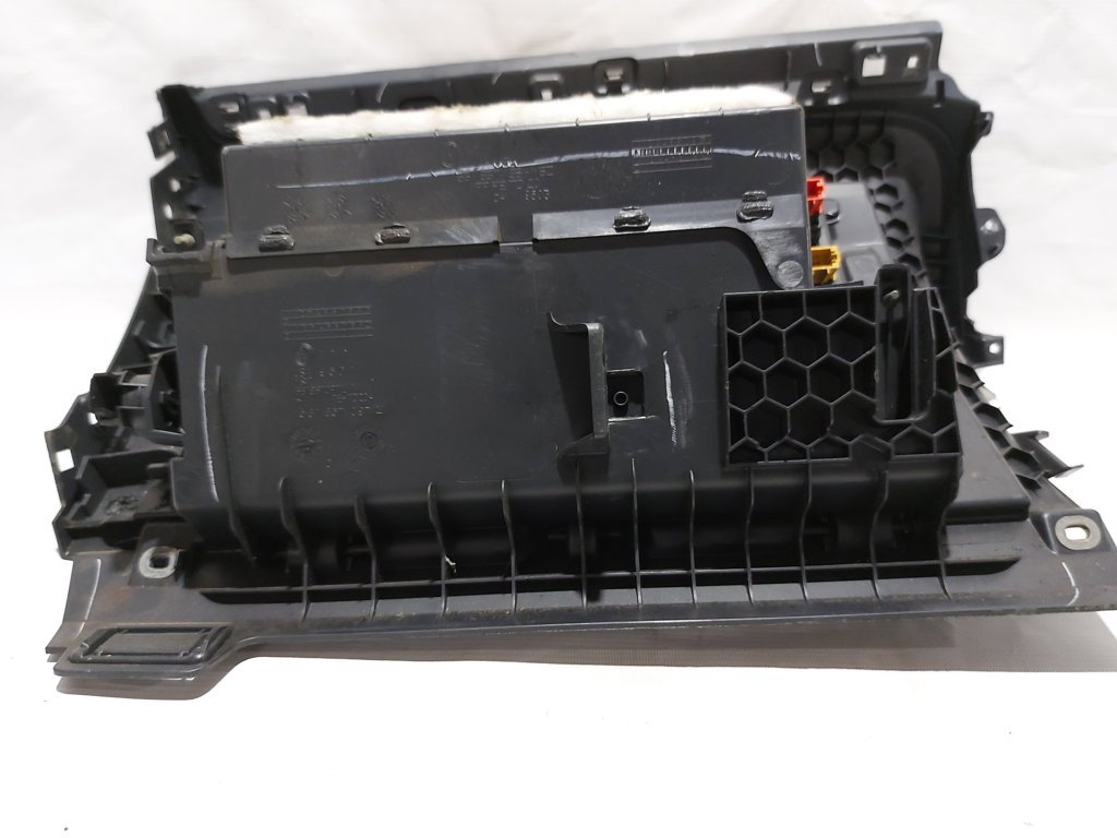 Passat s Бардачок Volkswagen Passat S 2012-2015 561857114C82V Volkswagen Passat S 15