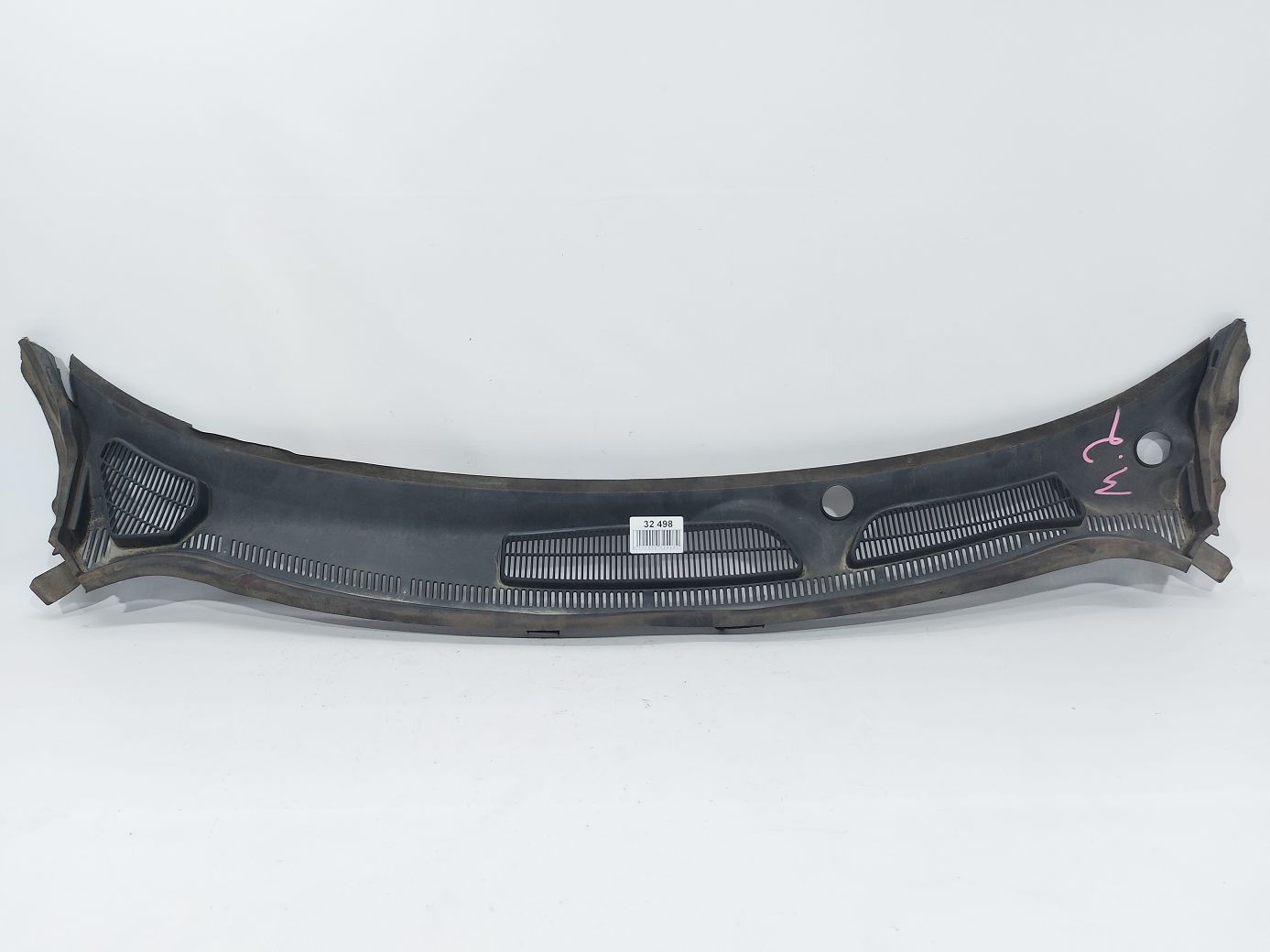 Fiesta sedan. Повітропровід під лобове скло Ford Fiesta sedan 2011-2019 AE8Z54018A16A Ford Fiesta sedan