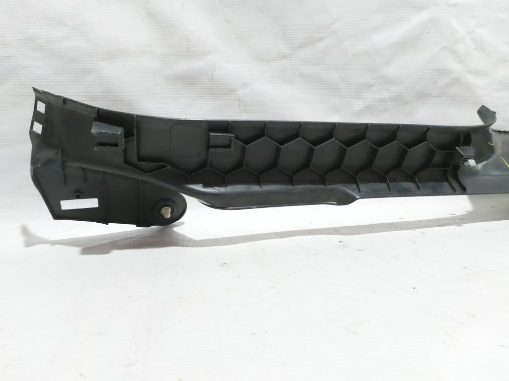 Passat s Обшивка порога внутрішня права Volkswagen Passat S 2012-2019 561853372C82V Volkswagen Passat S 5