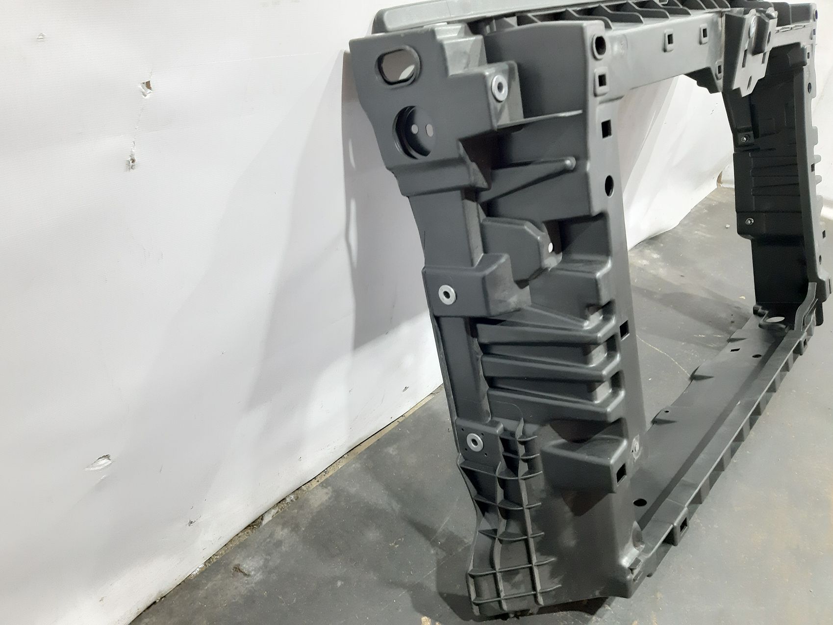  Передняя панель (телевизор) Volkswagen Passat B8 `16-19 Volkswagen Passat B8 10