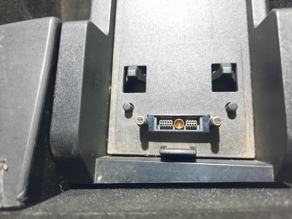 7 series Зарядний пристрій штатного телефону BMW 7 2012 51169157022 BMW 7 2