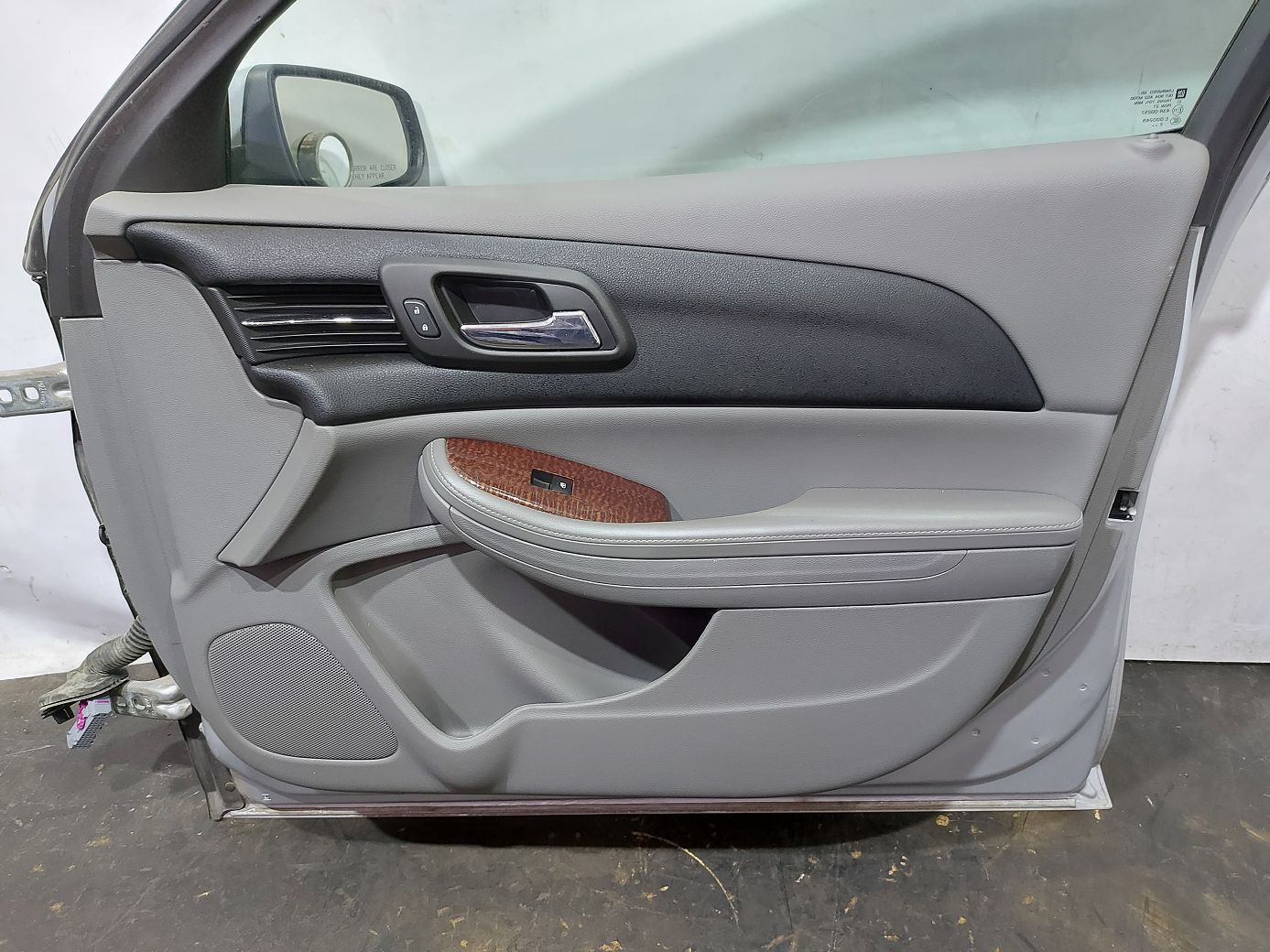 Malibu Дверь передняя правая (с вмятиной) Chevrolet Malibu 2013-2015 22953625 Chevrolet Malibu 13