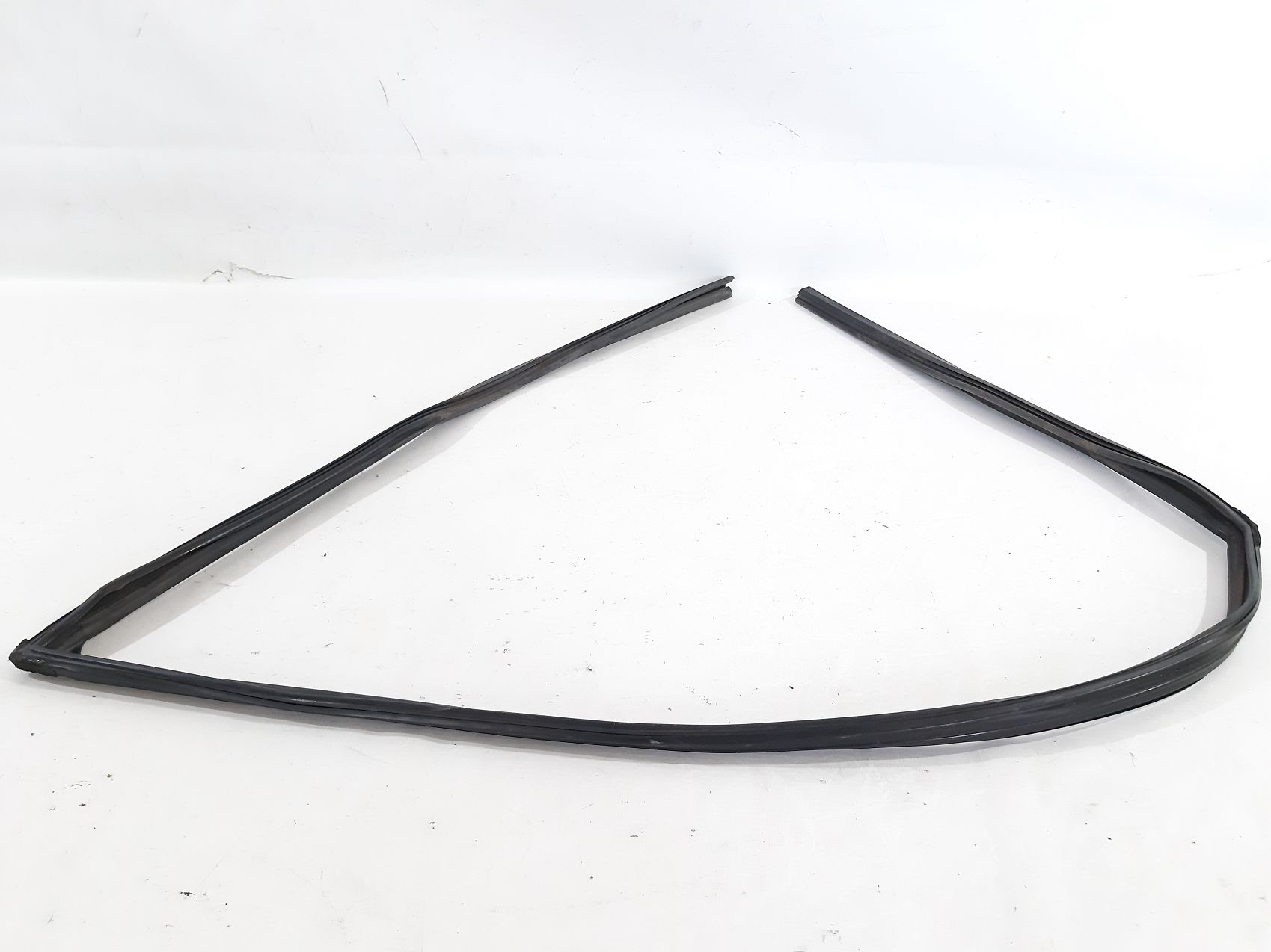 Avalon Уплотнитель стекла двери передней левой Toyota Avalon 2005-2018 68151AC031 Toyota Avalon 4