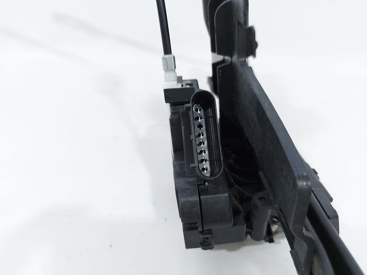 Fiesta Замок двери передней левой Ford Fiesta 2011-2019 AE8Z5421813D Ford Fiesta 9