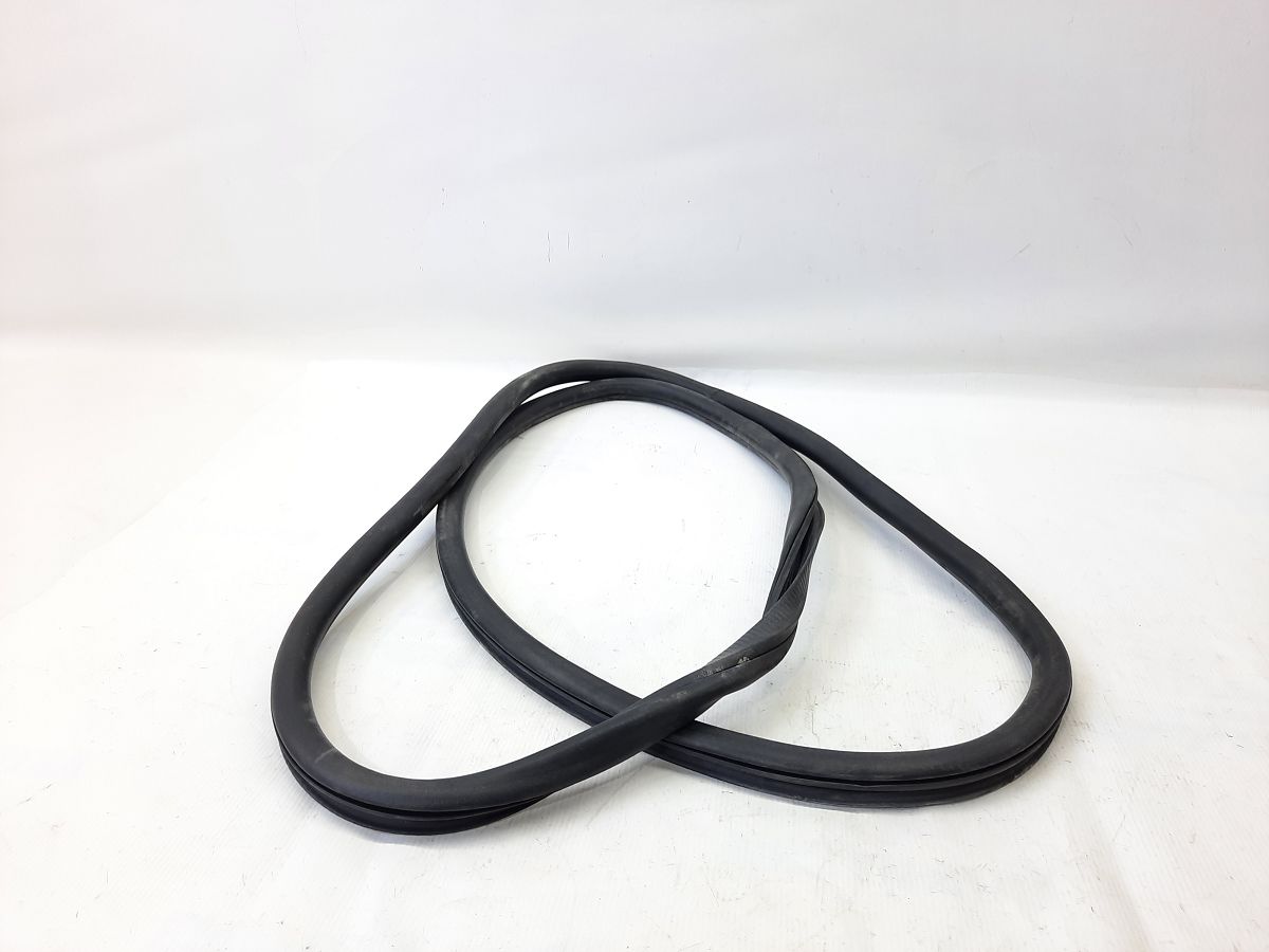 200 limited Ущільнювальна гумка прорізу дверей передньої лівої прави Chrysler 200 Limited 2015-2017 68145007AB Chrysler 200 Limited 6