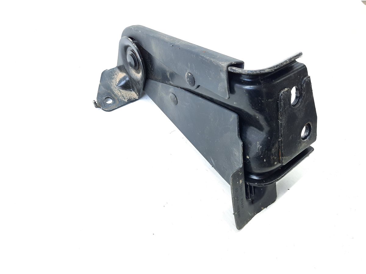 Sentra Крепление заднего ряда сидений центр Nissan Sentra 2013-2019 886063SA0A Nissan Sentra 6