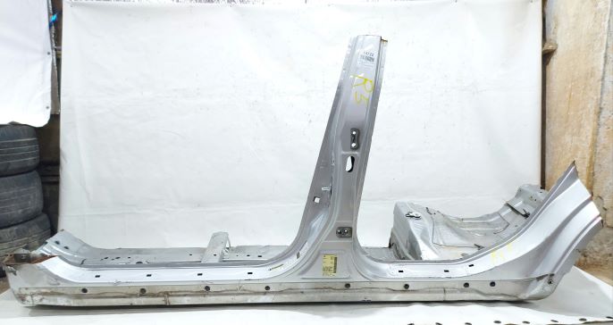 Altima. Металевий поріг лівий Nissan Altima 2013-2015 G64253TAMA Nissan Altima