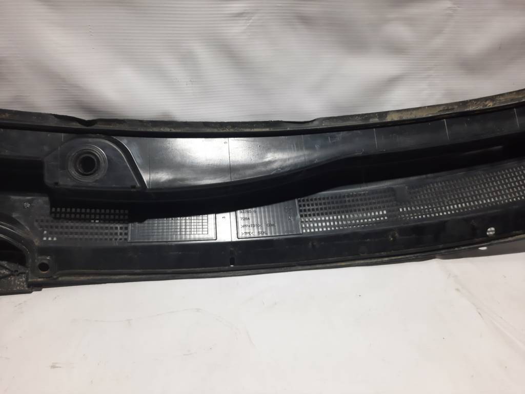 Dart Повітропровід під лобове скло Dodge Dart 2013-2019 68082729AC Dodge Dart 59