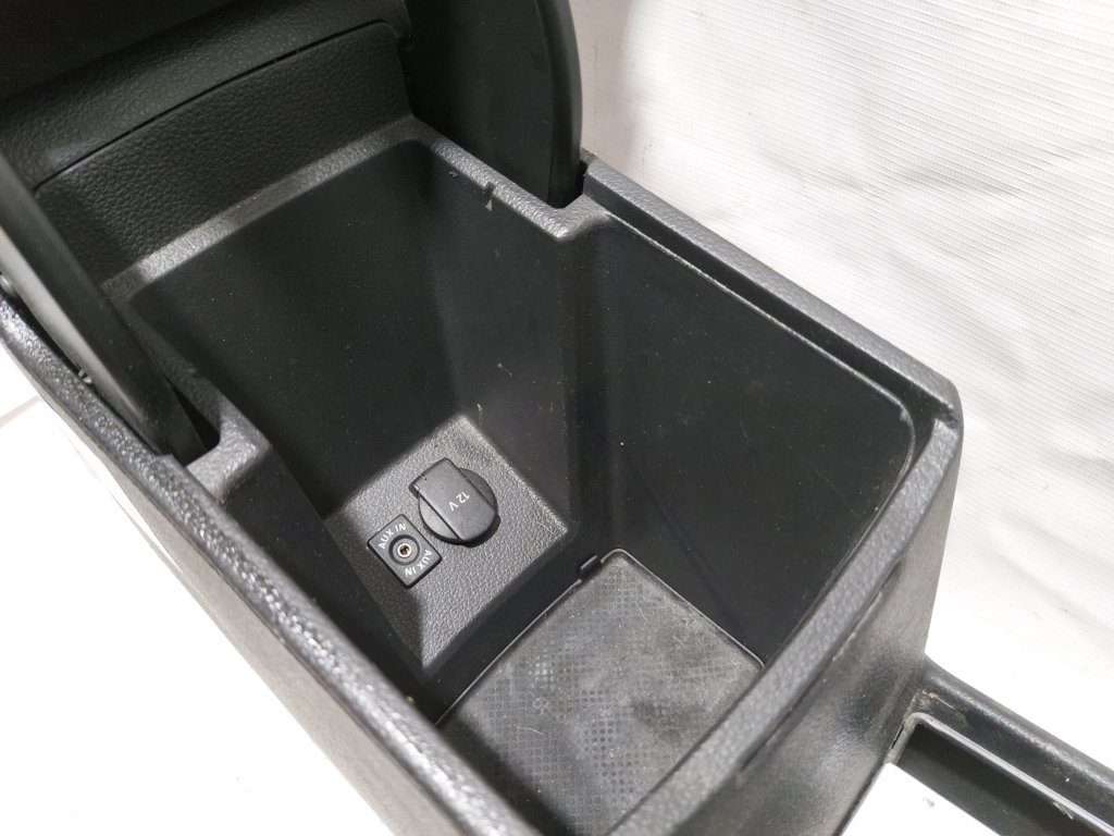 Passat s Консоль центральна Volkswagen Passat S 2012-2015 561863241C82V Volkswagen Passat S 8