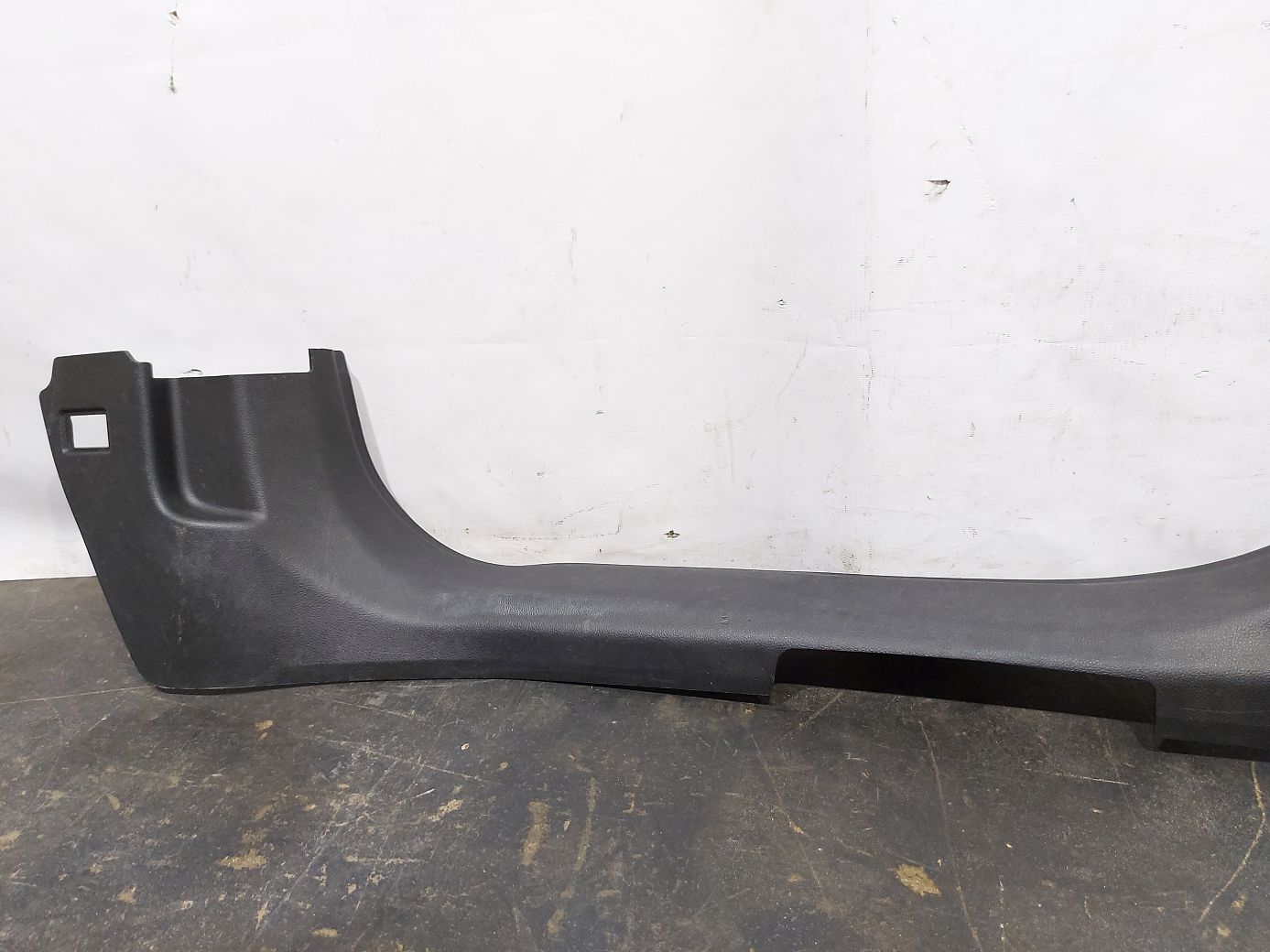 Regal Обшивка порога правого Buick Regal 2011-2017 22870182 Buick Regal 3