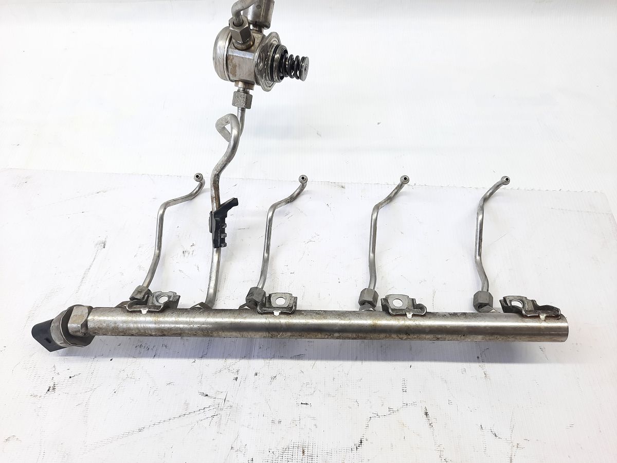 7 series Топливная рампа правая BMW 7 2012 13537547600 BMW 7 5 7 series Топливная рампа правая BMW 7 2012 13537547600 BMW 7 5