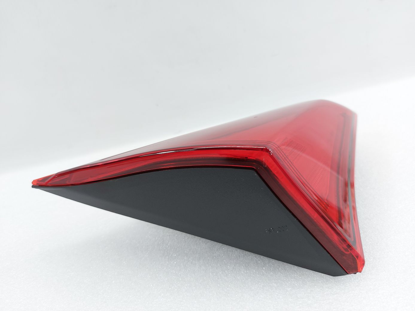 Автолампи Ліхтар кришки багажника лівий Nissan Kicks 2018-2021 265555RA0B Nissan Kicks 2