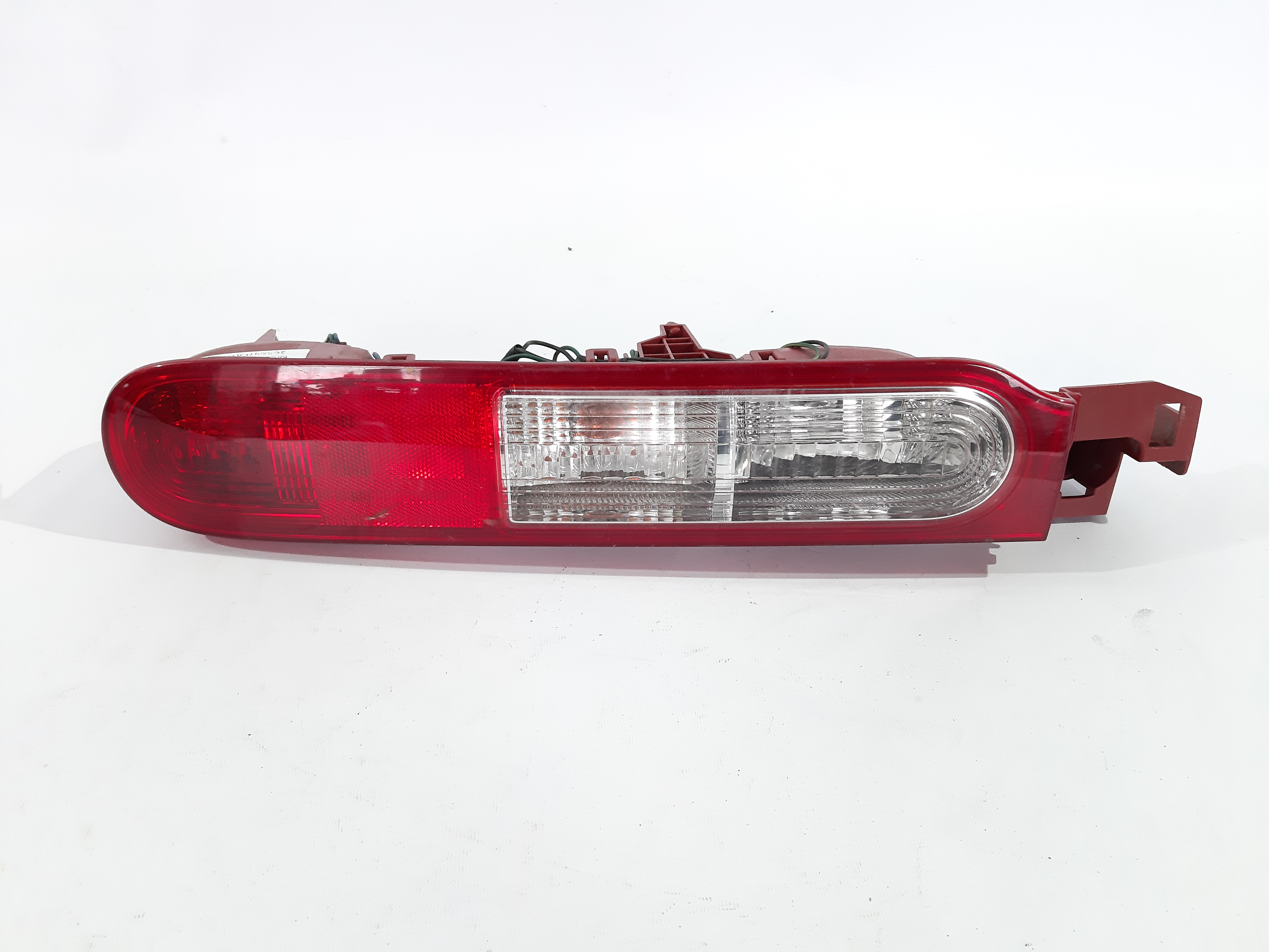 Cube. Фонарь задний правый Nissan Cube 2010-2014 265541FA1B Nissan Cube